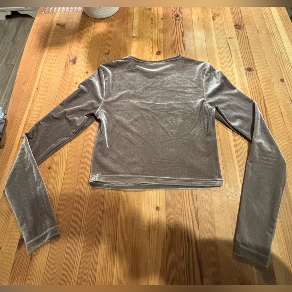 Crushed Velvet Long Sleeve Crop - Picture 2 of 3